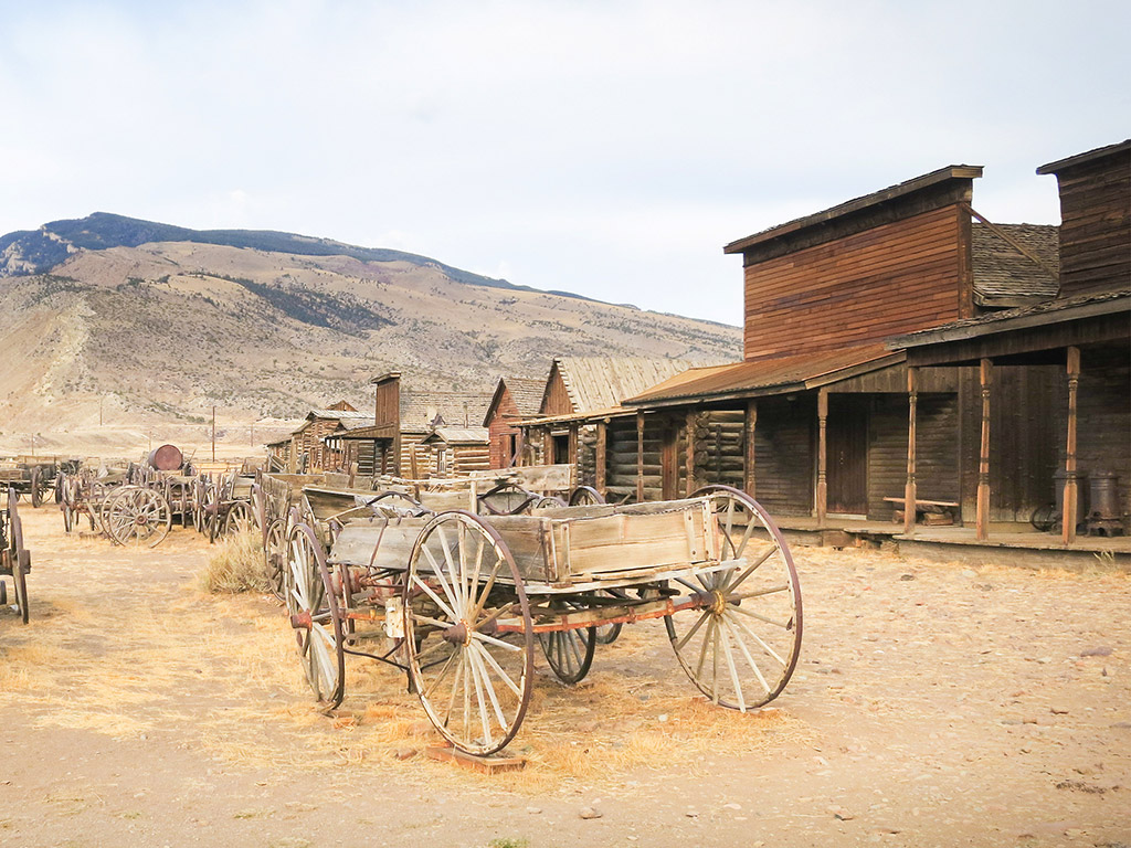 mountain-ghost-town