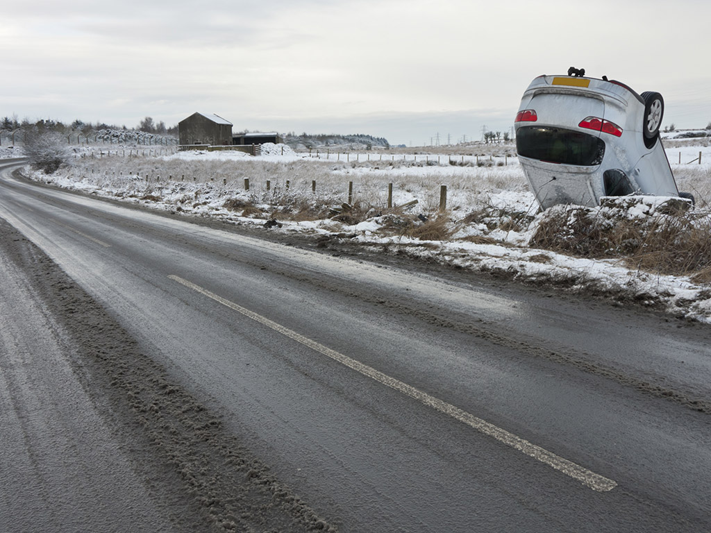 car-crash-on-snow